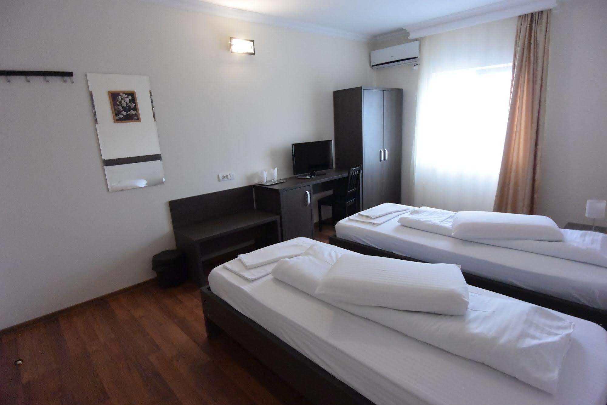 Hotel Arizona Timisoara Exterior foto